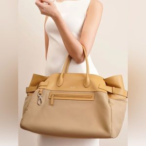 The row Margaux 17 inside-out dune nylon bag
Regular price $3,800.00